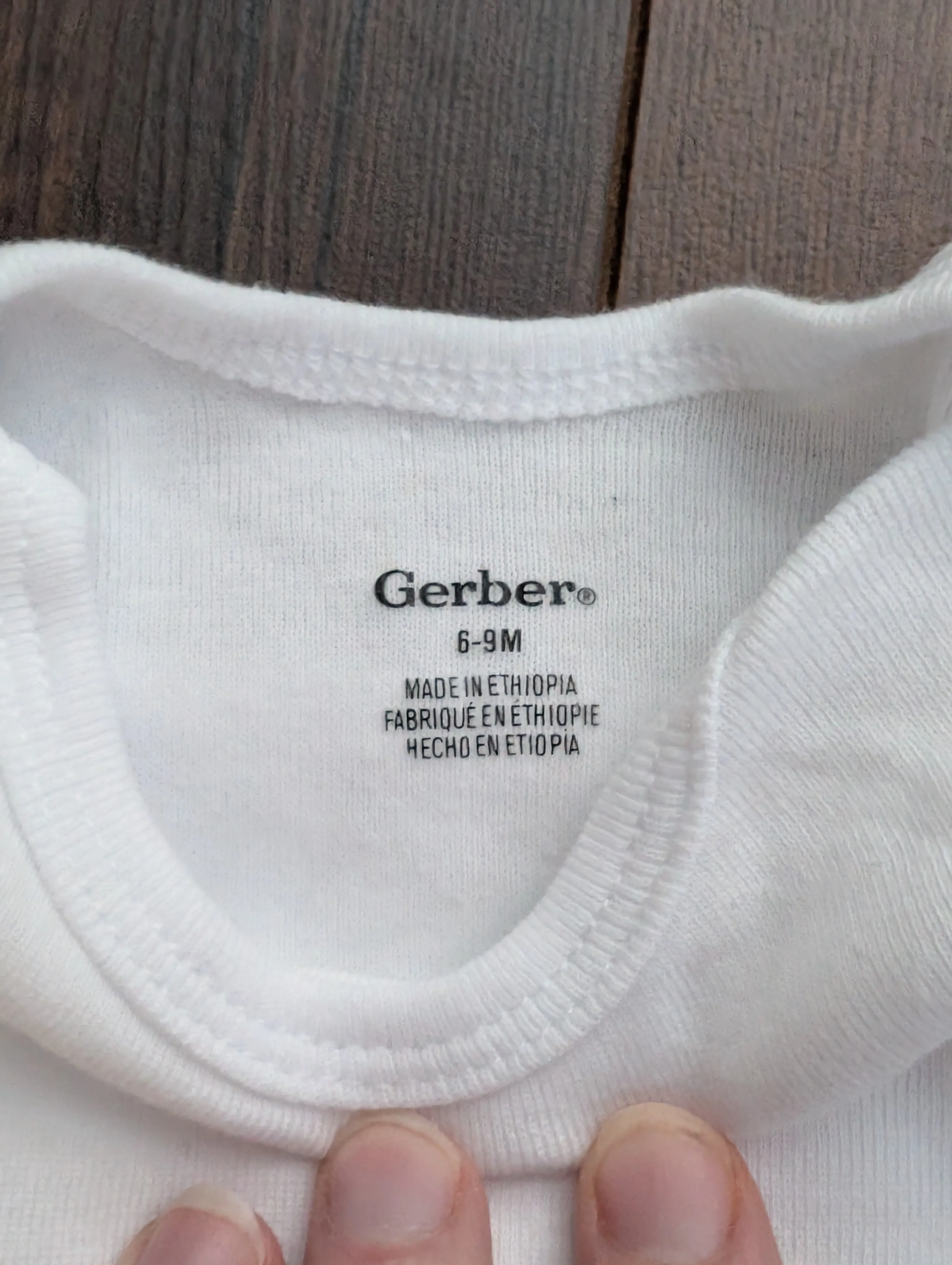 4 onesies 6-9months , Kids 9 Month (6-9M)