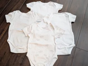 4 onesies 6-9months , Kids 9 Month (6-9M)
