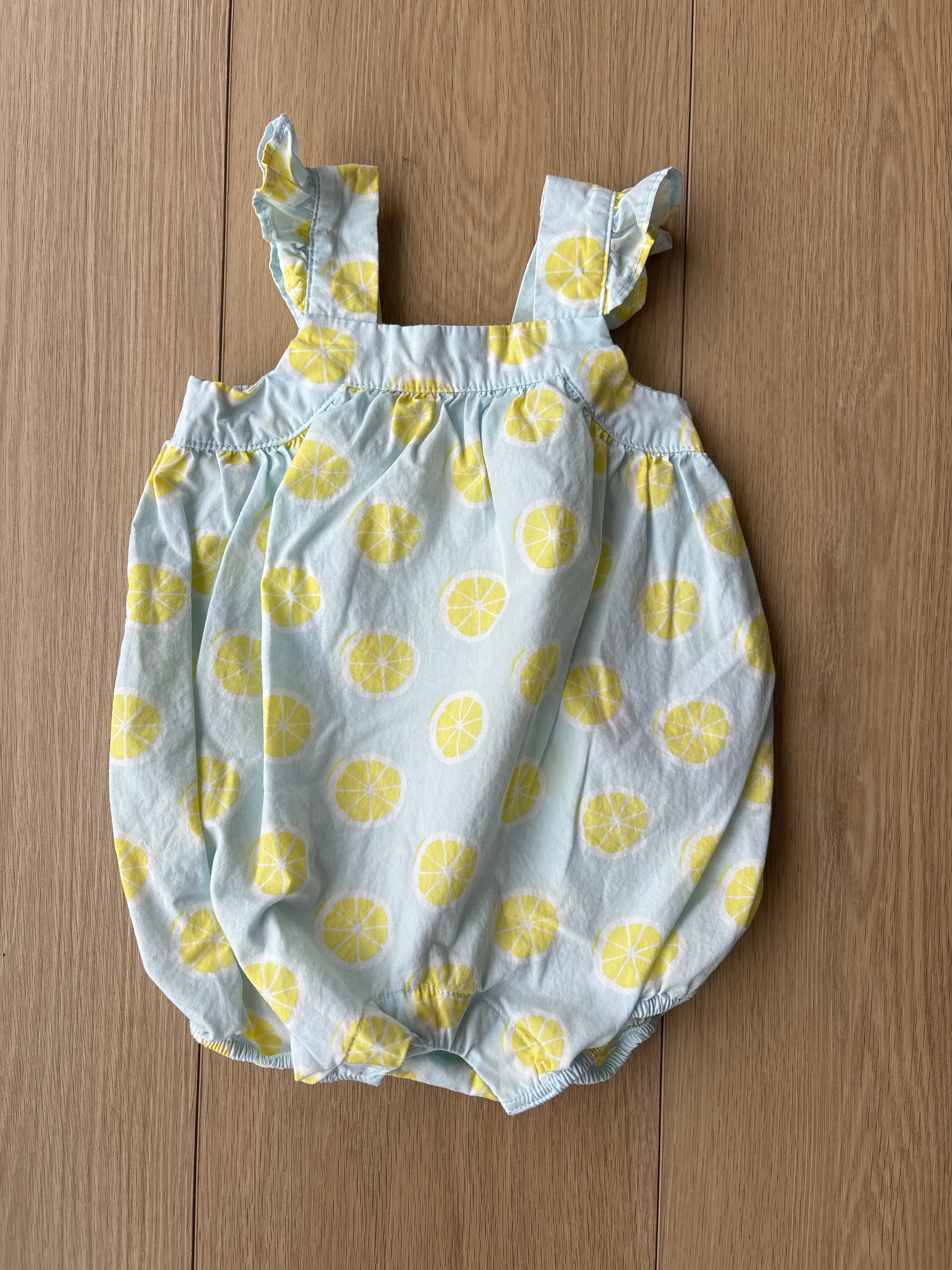Gap lemon romper EUC size 0-3 months , Kids 3 Month (0-3M)