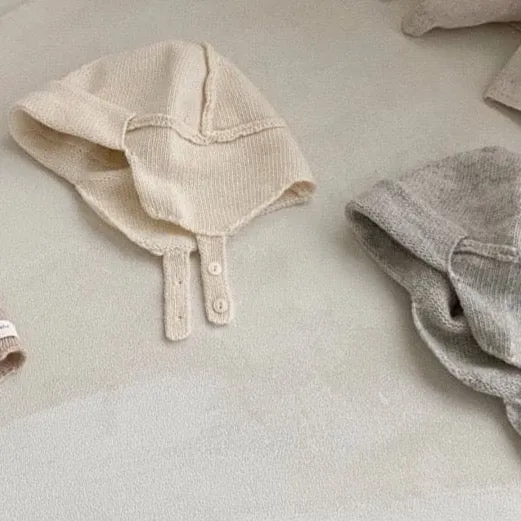Knitted Bonnet (Two Colours)
