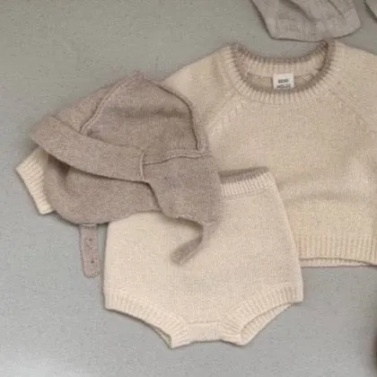 Knitted Bonnet (Two Colours)