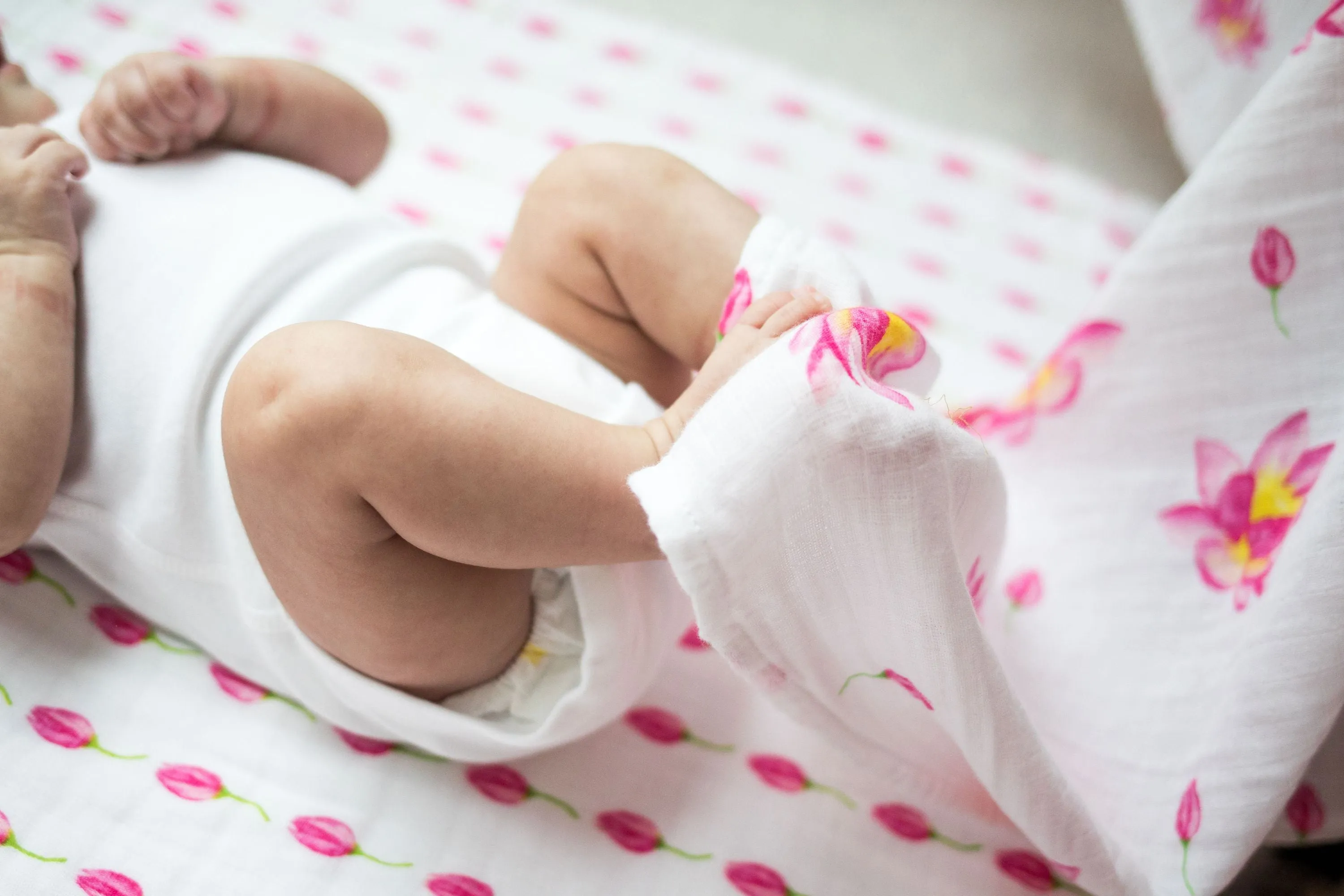 ORGANIC SNUG BABY BLANKETS - LOTUS