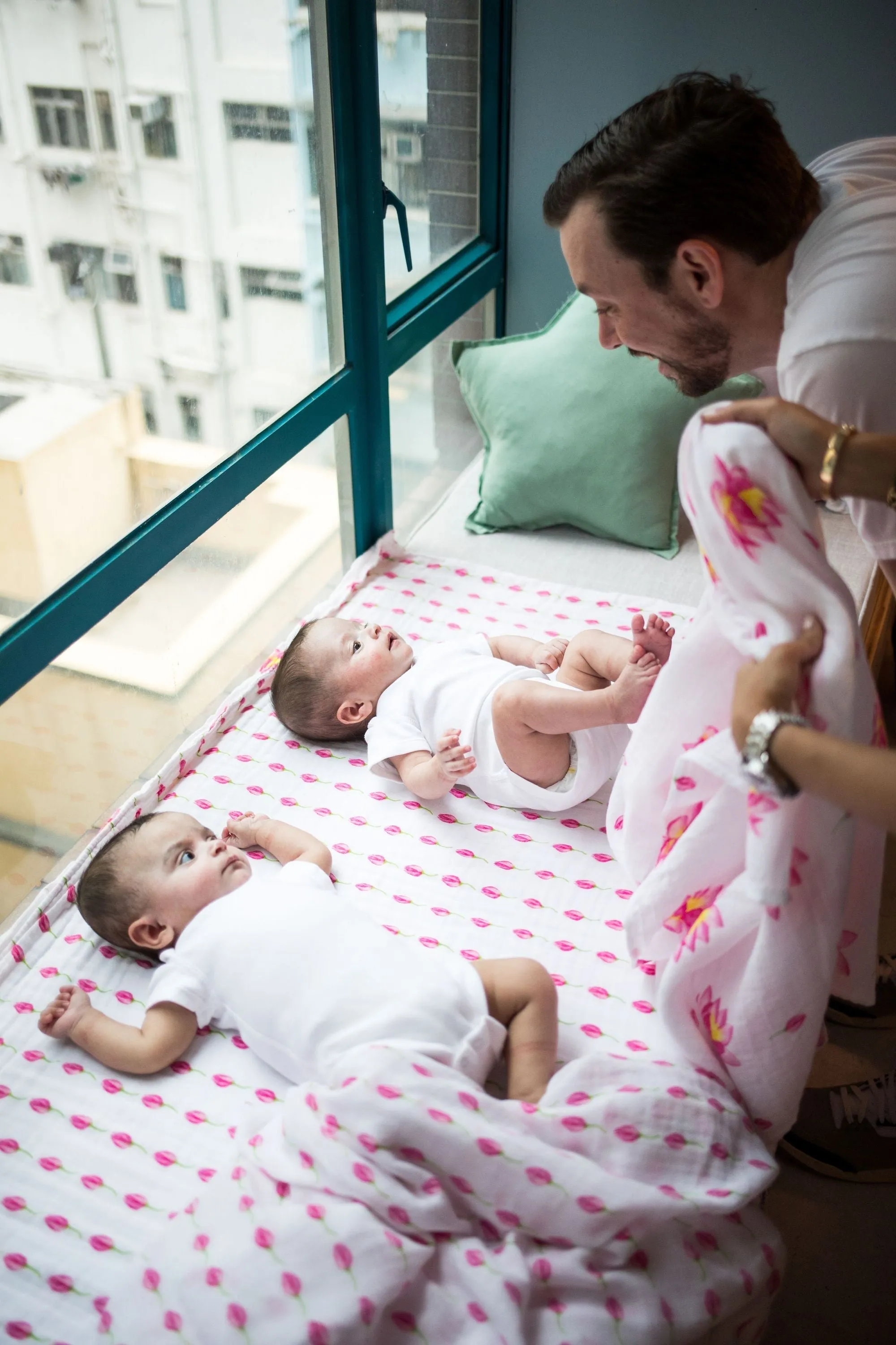 ORGANIC SNUG BABY BLANKETS - LOTUS