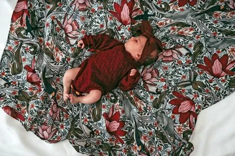 Pop Ya Tot - Nouveau in Flight - 100% Organic Cotton Swaddle